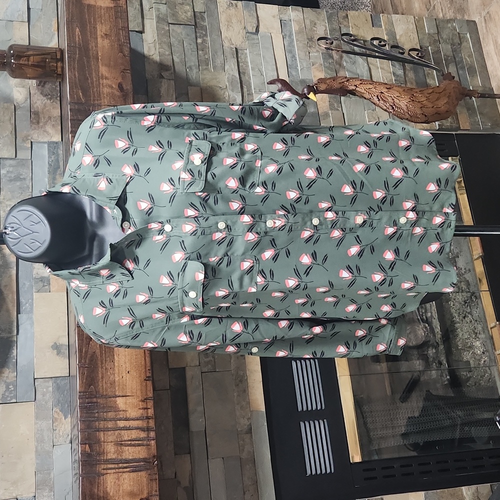 NWOT LOFT FLORAL BUTTON-DOWN SHIRT